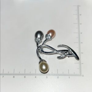 Vintage Silver-Tone Floral Brooch